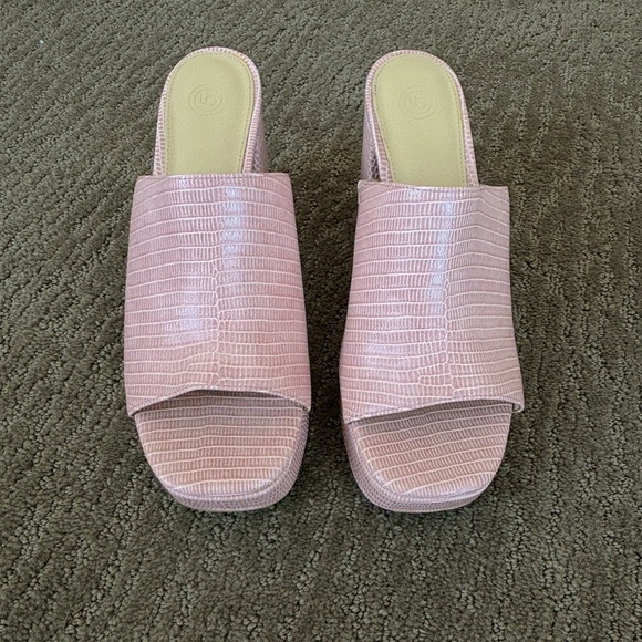 Urban Outfitters Shoes - NWOT Urban Outfitters Pink Croc Heels